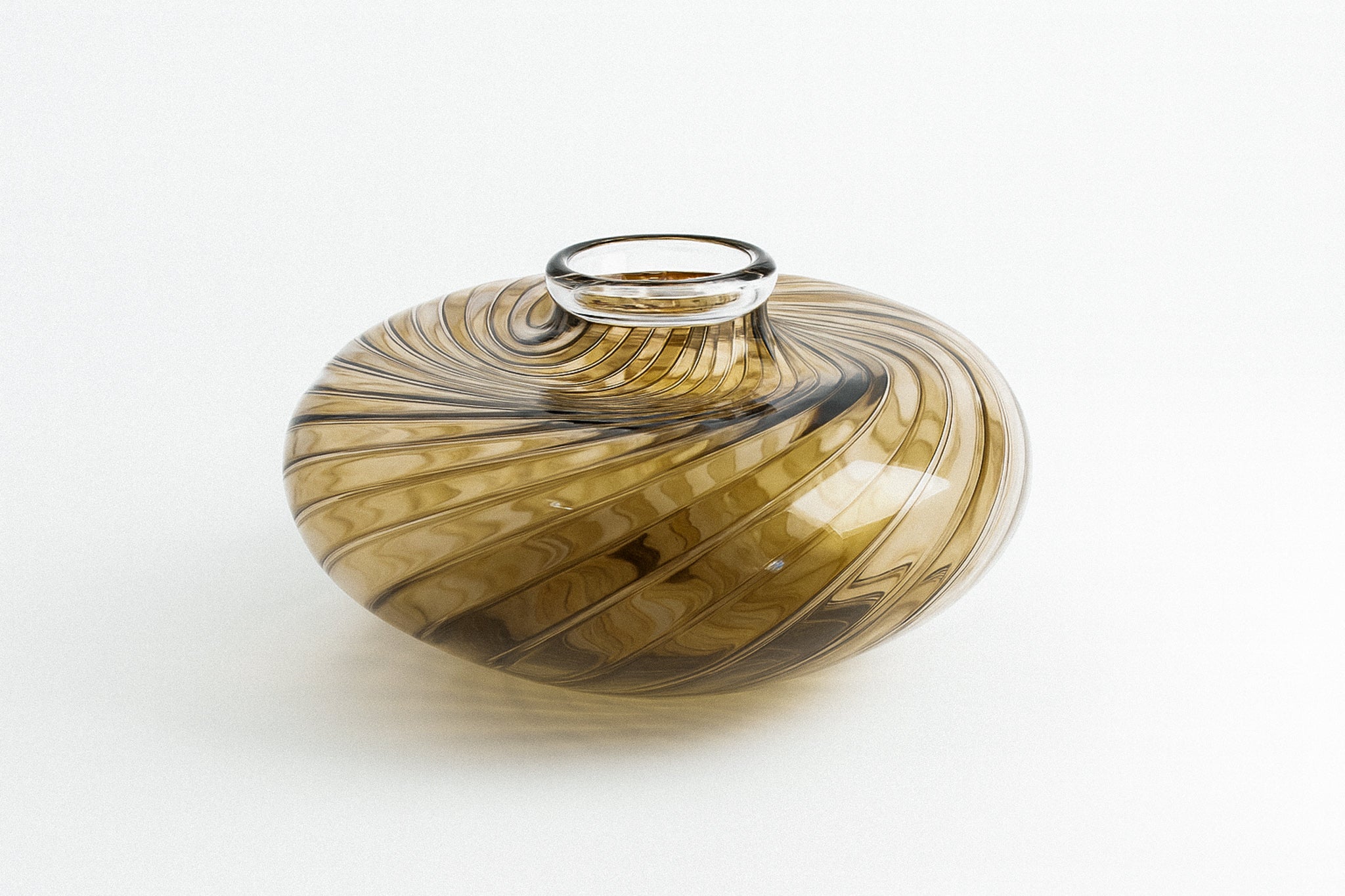 Disciform Glass (1980s)